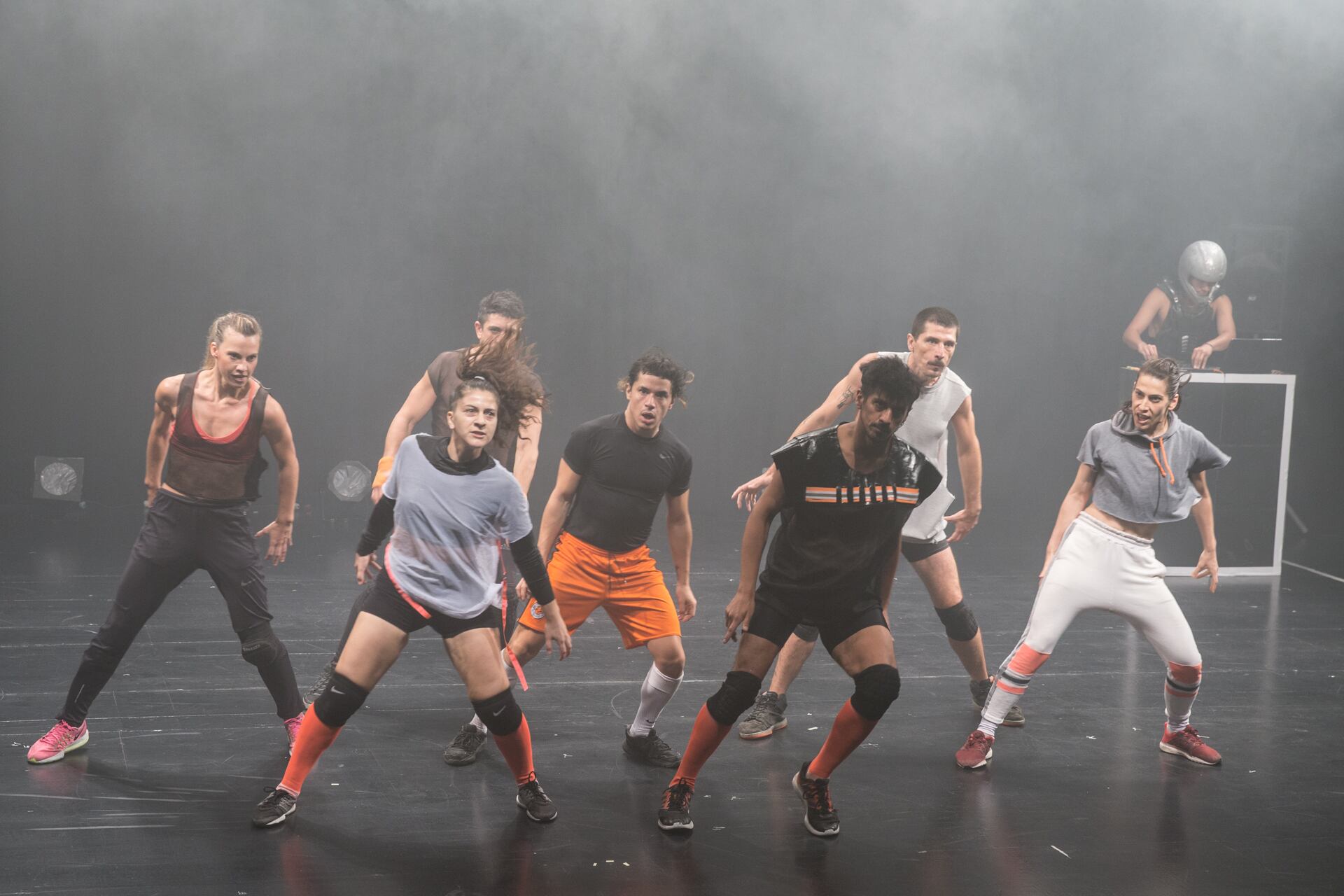 Coreomanía (No puedo parar) va hasta fines de febrero en la calle Corrientes, algo inusual para la danza alternativa.