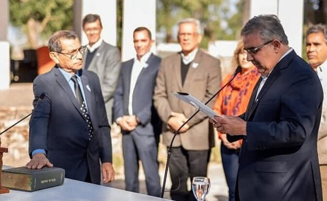 Rojas junto a Raúl Jalil durante la toma de juramento como Ministro.