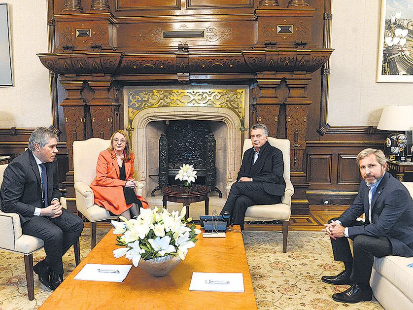 Alicia Kirchner acordó con Macri terminar con el déficit de las cajas provinciales en cuatro años.