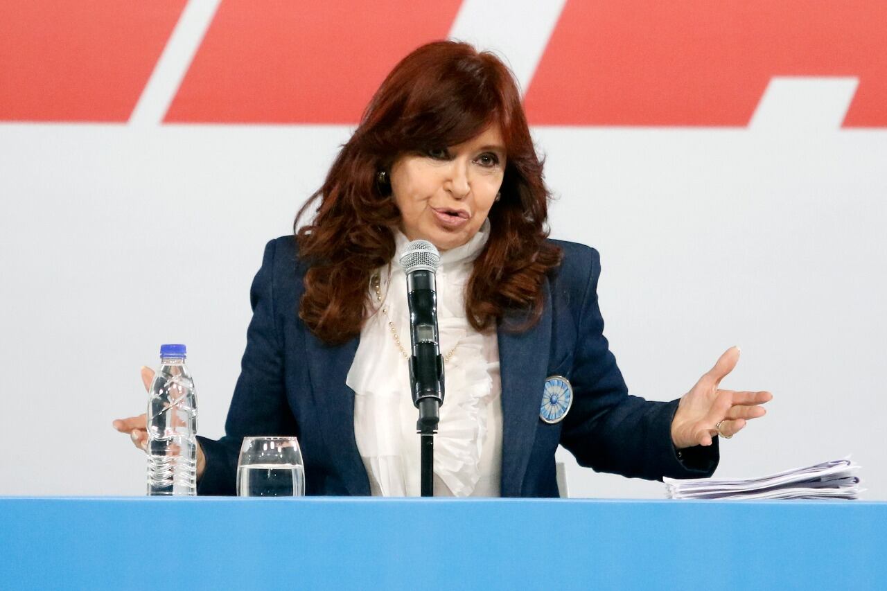 Crisrina Kirchner enfrenta una embestida judicial.