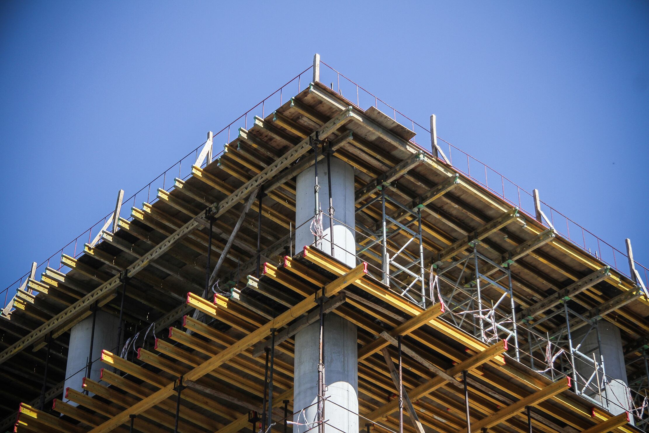 La construcción perdió 1417 empleadores.