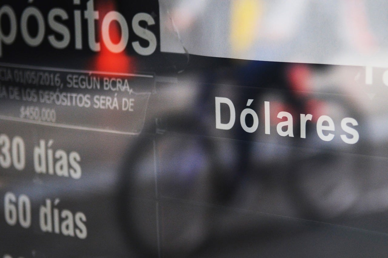 El dólar contado con liquidación terminó en 154,78 pesos y marcó una suba de 0,7 por ciento.