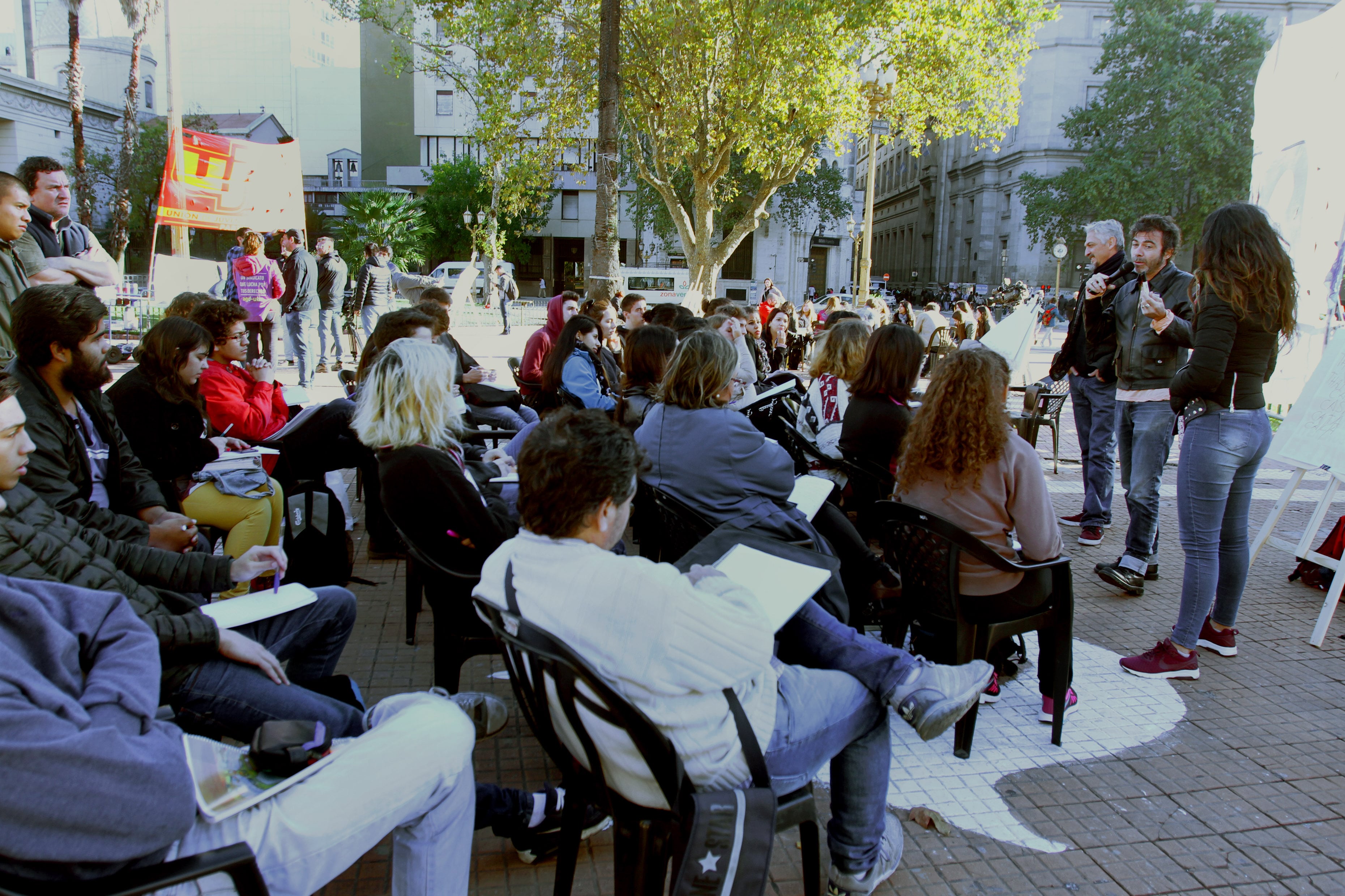 Habrá clases públicas por los profesores sin cobrar de la UNAJ.
