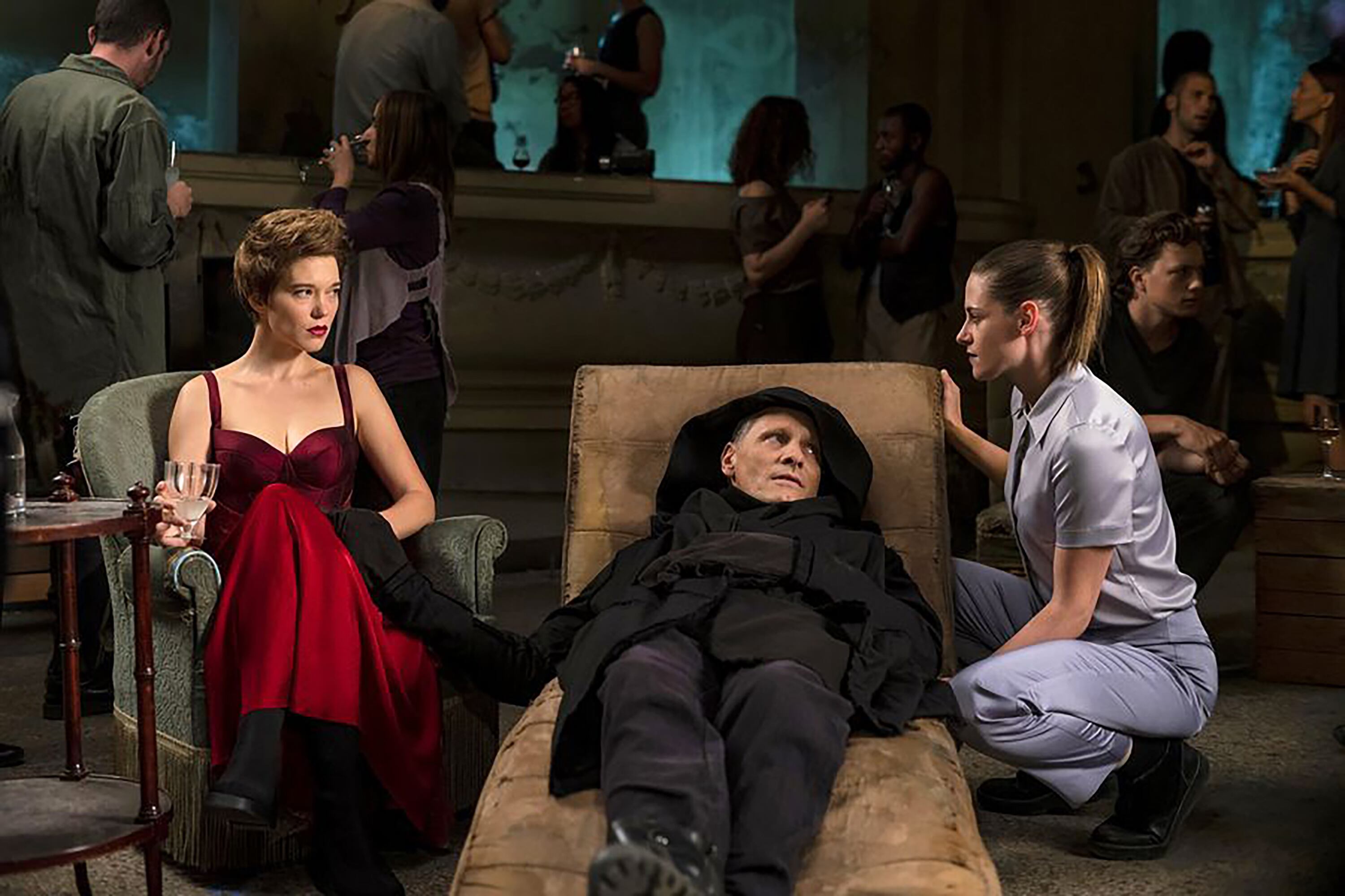 Seydoux, Mortensen y Stewart sumidos en la pesadilla de Cronenberg. 