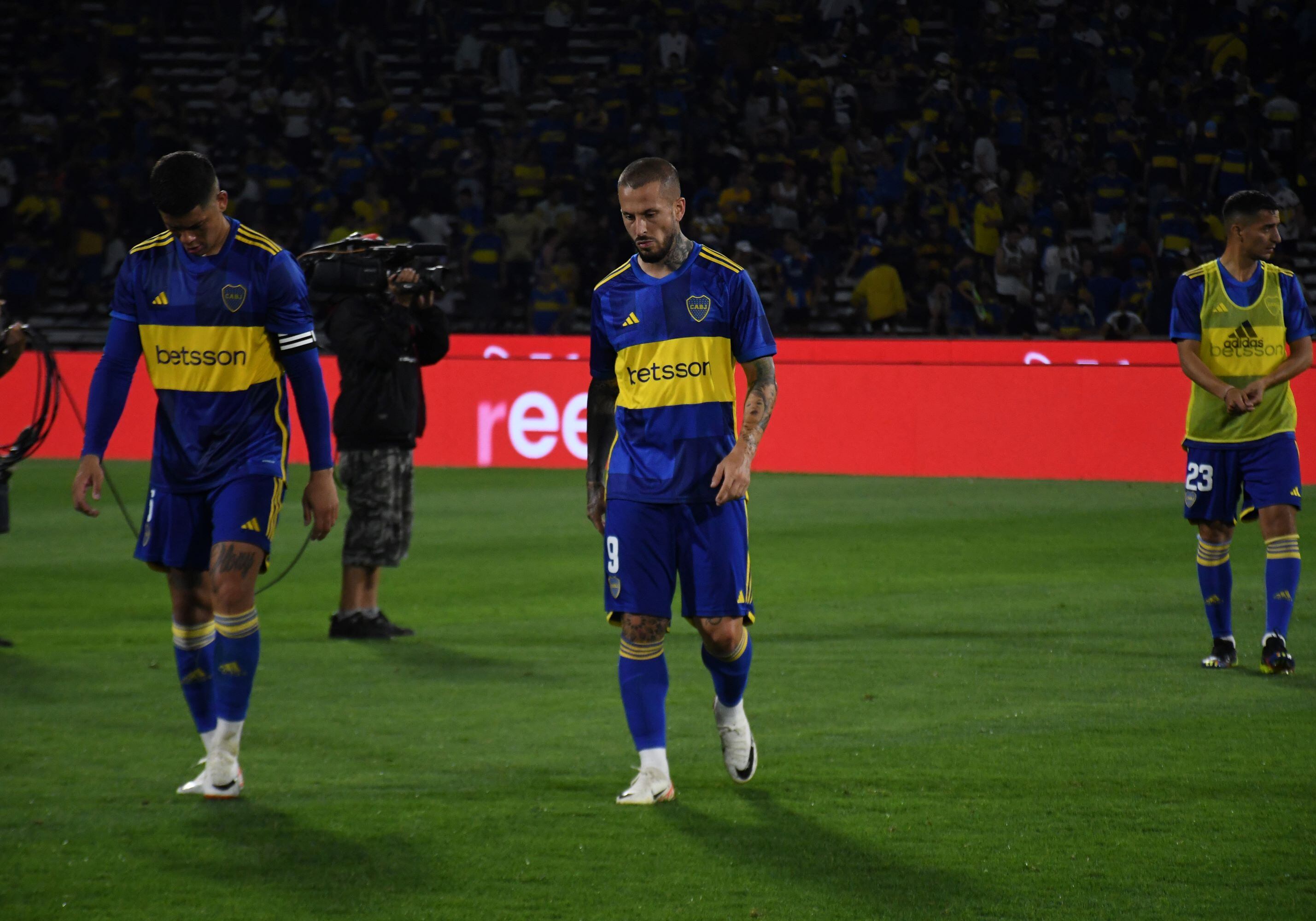 Benedetto y Rojo, la cara de la derrota ante Estudiantes