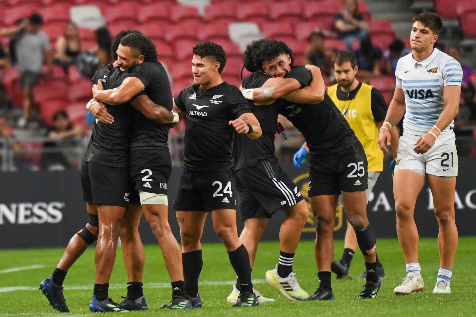 Festejo de los All Blacks ante Los Pumas