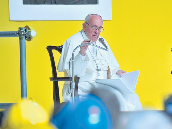 En Génova, el Papa habló de trabajo y dignidad, contra la meritocracia.