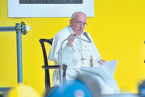 En Génova, el Papa habló de trabajo y dignidad, contra la meritocracia.