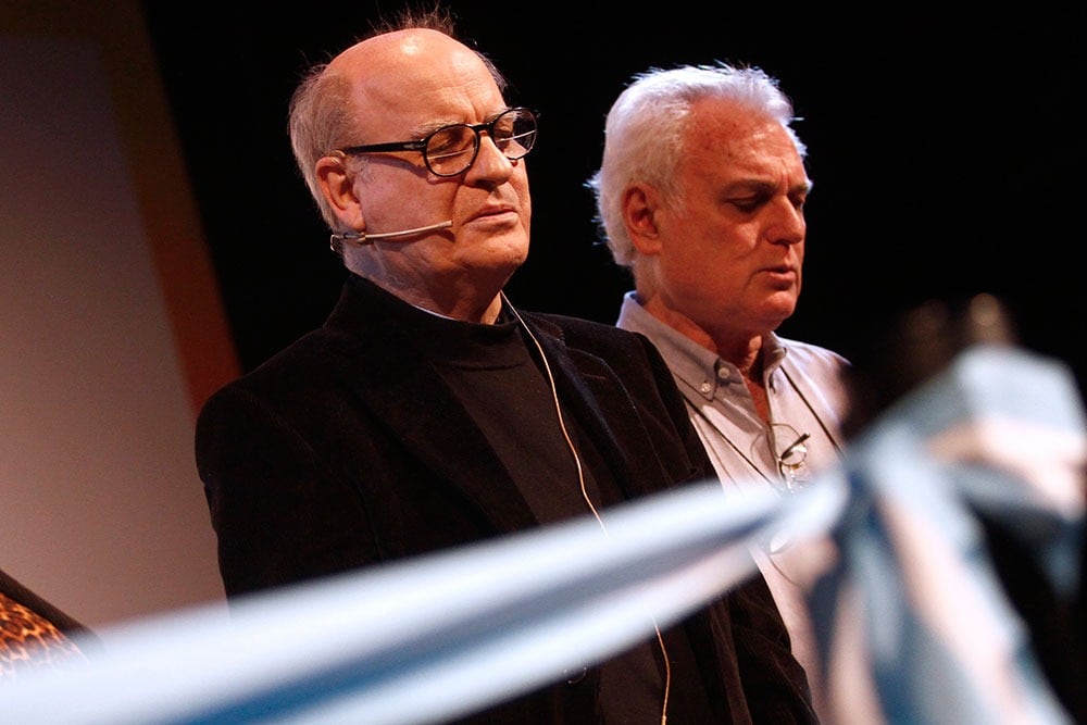 Quino, junto a Carlos Ulanovsky, en la apertura de la 40° Feria Internacional del Libro.