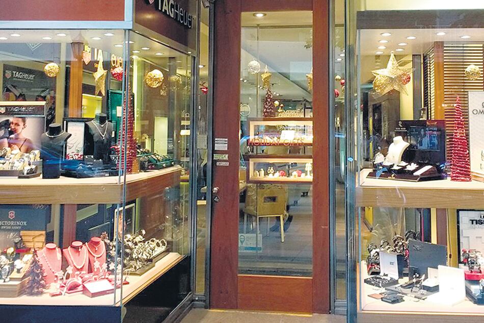 La mayor caída se registró en el rubro Joyerías y Relojerías.