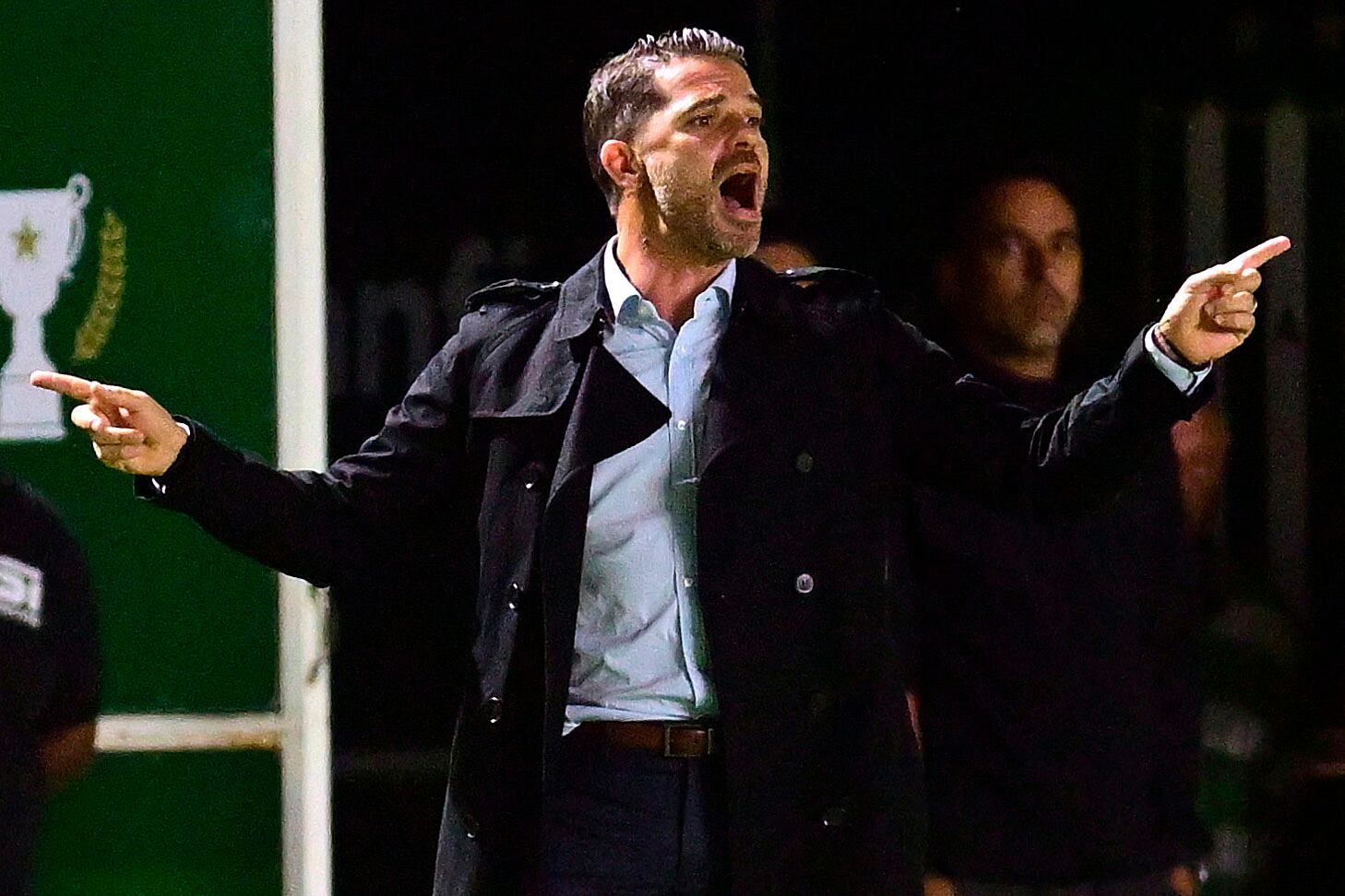 Fernando Gago hará varios cambios tras el papelón en Lima.