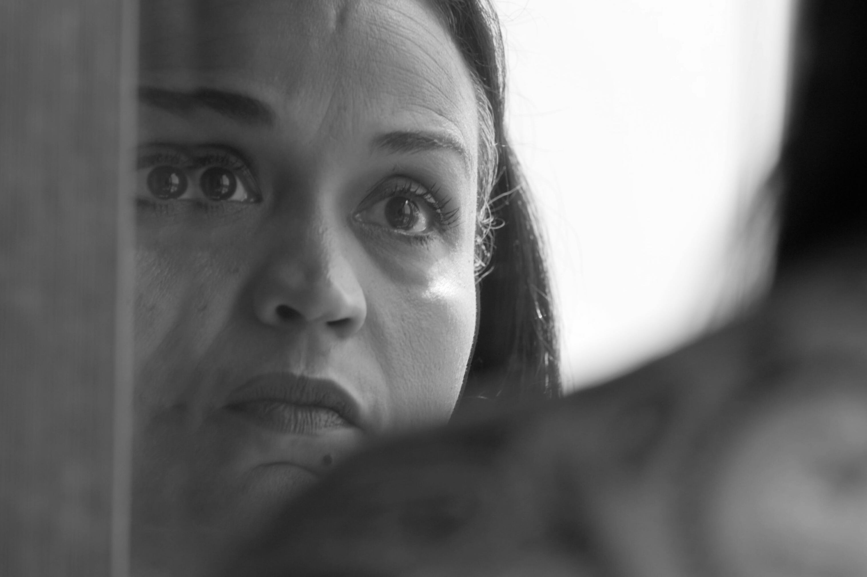 Fox Rich, la esposa del condenado, en el prístino blanco y negro del film.