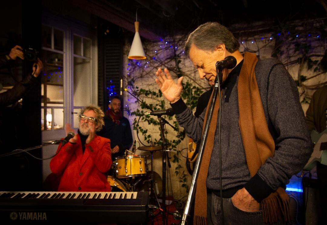 Palito Ortega, la gran sorpresa de la noche, interpretó "Sabor a nada", entre otras. 