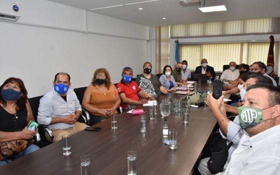 Reunión entre el gobierno y representantes de la Mesa Intergremial.