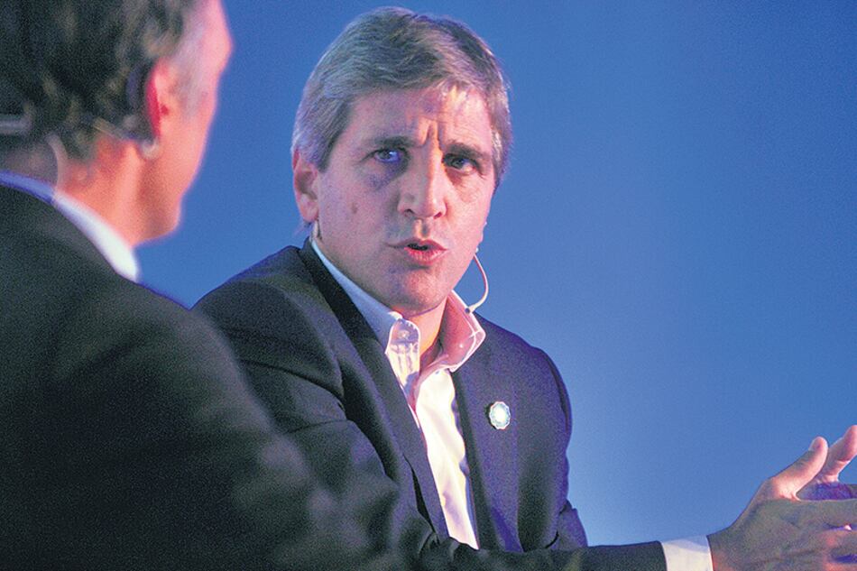 Luis Caputo, presidente del Banco Central, admitió que la actividad económica empezó a frenar después de la corrida cambiaria.