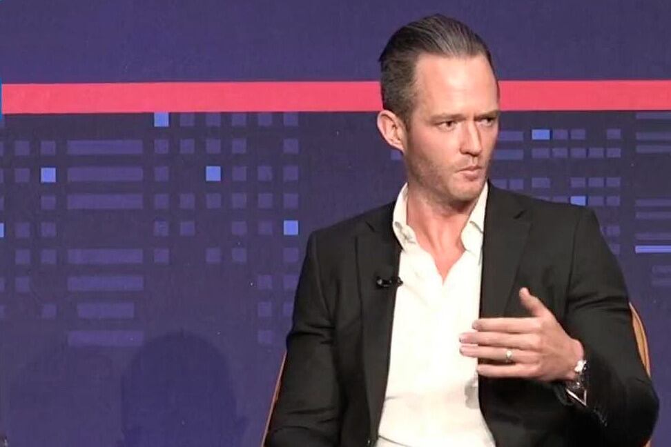 Tim Gurner durante la intervención que se viralizó.