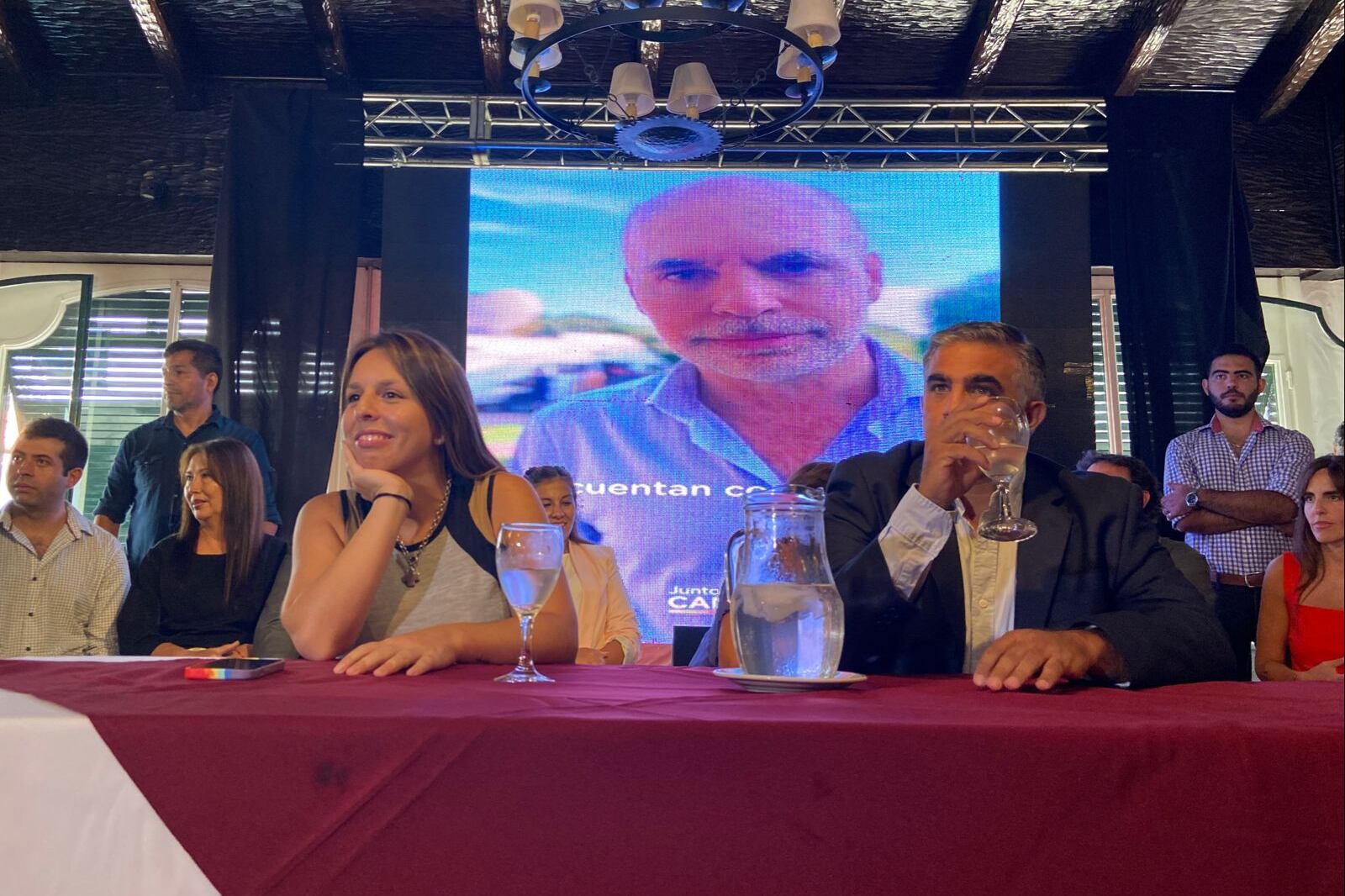 Liendo y Nanni fueron los únicos oradores en la presentación local de JxC.