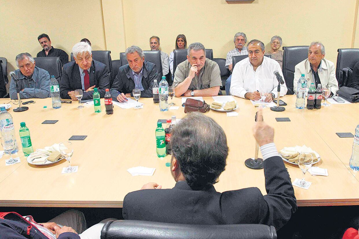 La CGT se reunió ayer con el defensor de la Tercera Edad, Eugenio Semino, para analizar la reforma previsional.