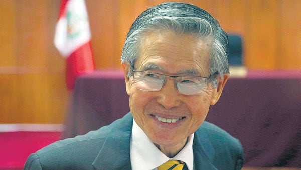 Fujimori aparece sonriendo en esta imagen de 2015, pero ahora podría volver a la cárcel.