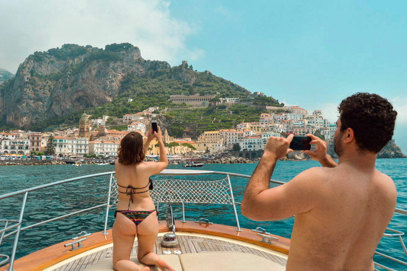 Sorrento sancionará a quienes usen traje de baño o bikini