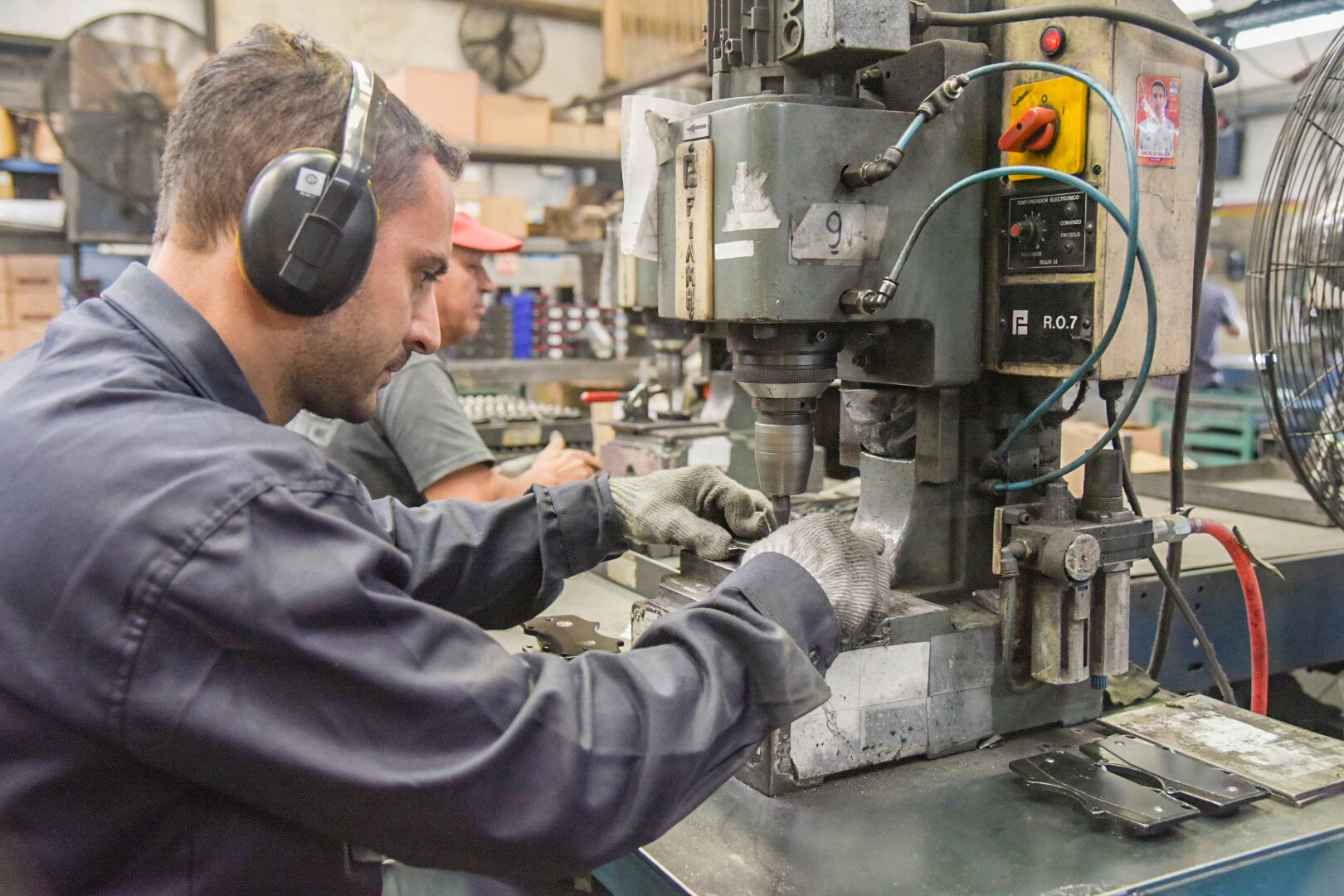 Las ramas ligadas a la energía y al sector automotor, con mejor desempeño