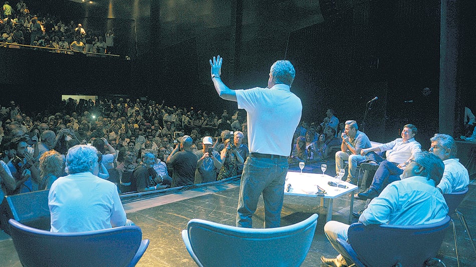 El encuentro en la UMET disparó las conversaciones en el PJ.