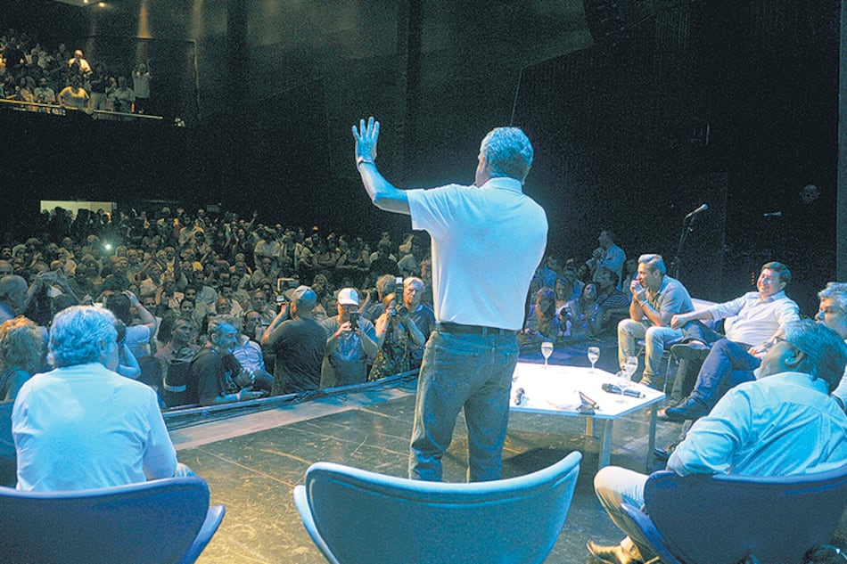 El encuentro en la UMET disparó las conversaciones en el PJ.