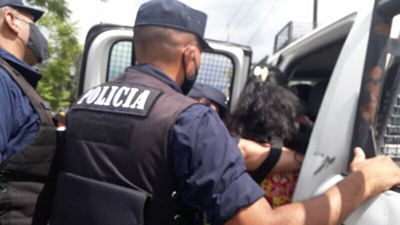 Carmen Venencia es detenida 