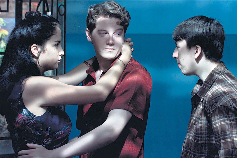 Amor urgente es una película de y sobre chicos y chicas, con protagonistas que emanan autenticidad.