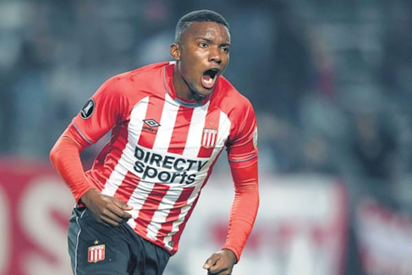 Otero festeja el primero del Pincha.