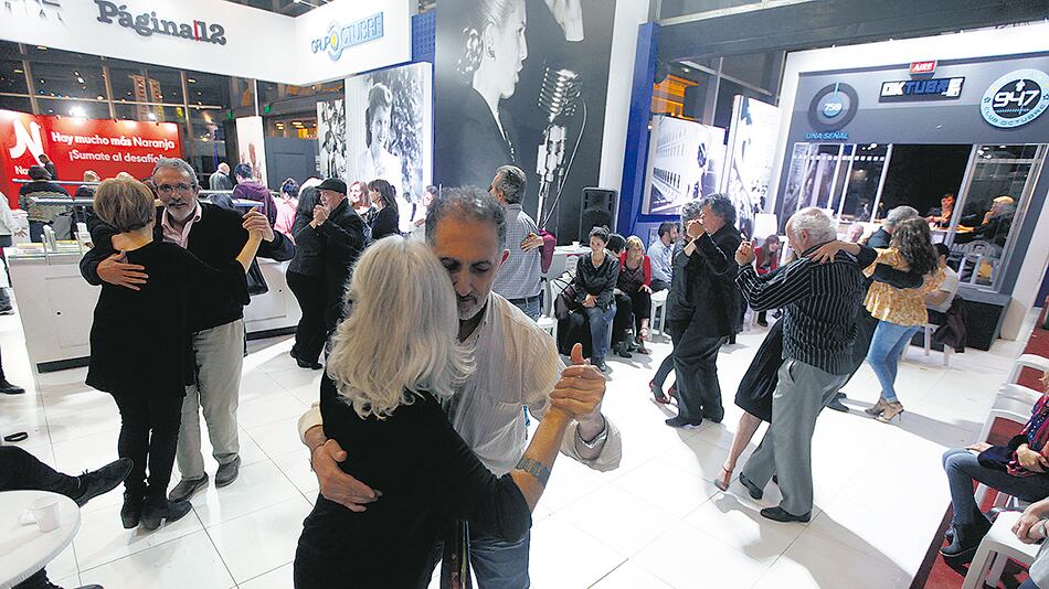 Se armó el baile en la Feria del Libro.