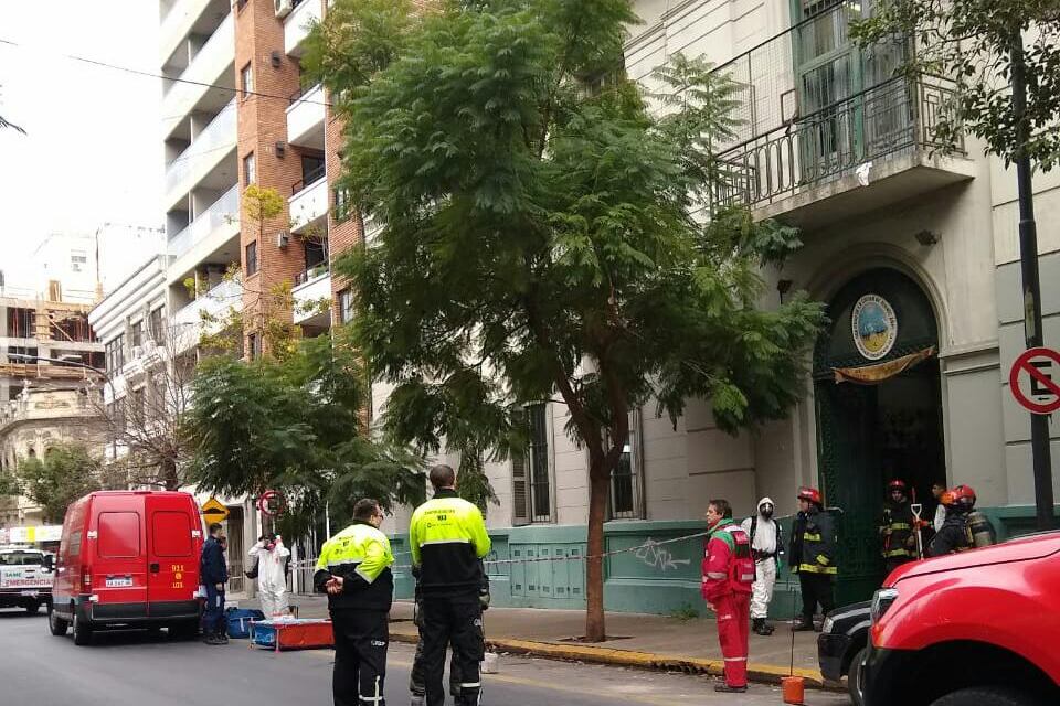 La Escuela de Comercio 19, cerrada por envenenamiento con raticidas.