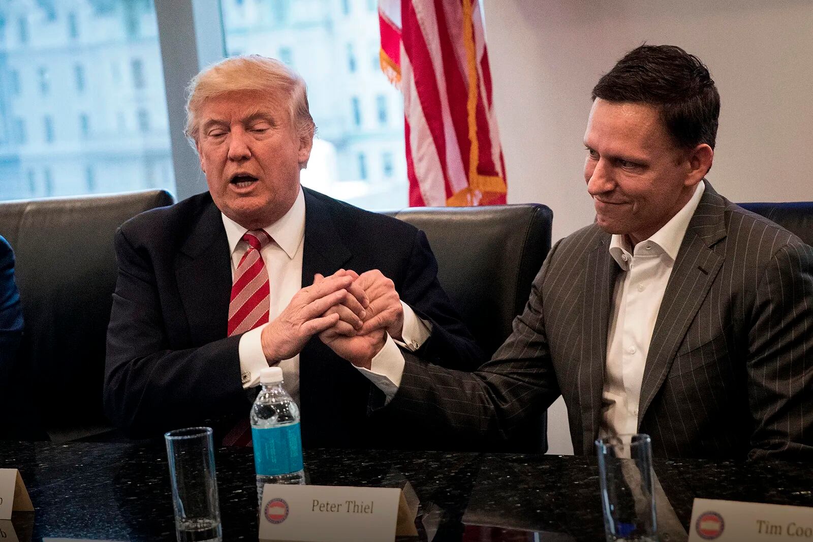 El presidente de los Estados Unidos, Donald Trump, junto al empresario Peter Thiel.