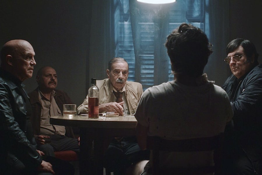 Los actores le dan vida a tres represores tan intimidantes como despreciables