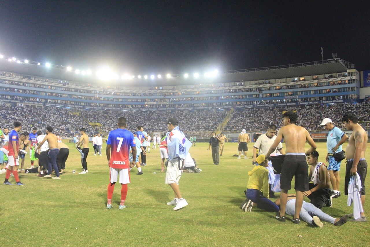Escenas dramáticas en el estadio del Alianza