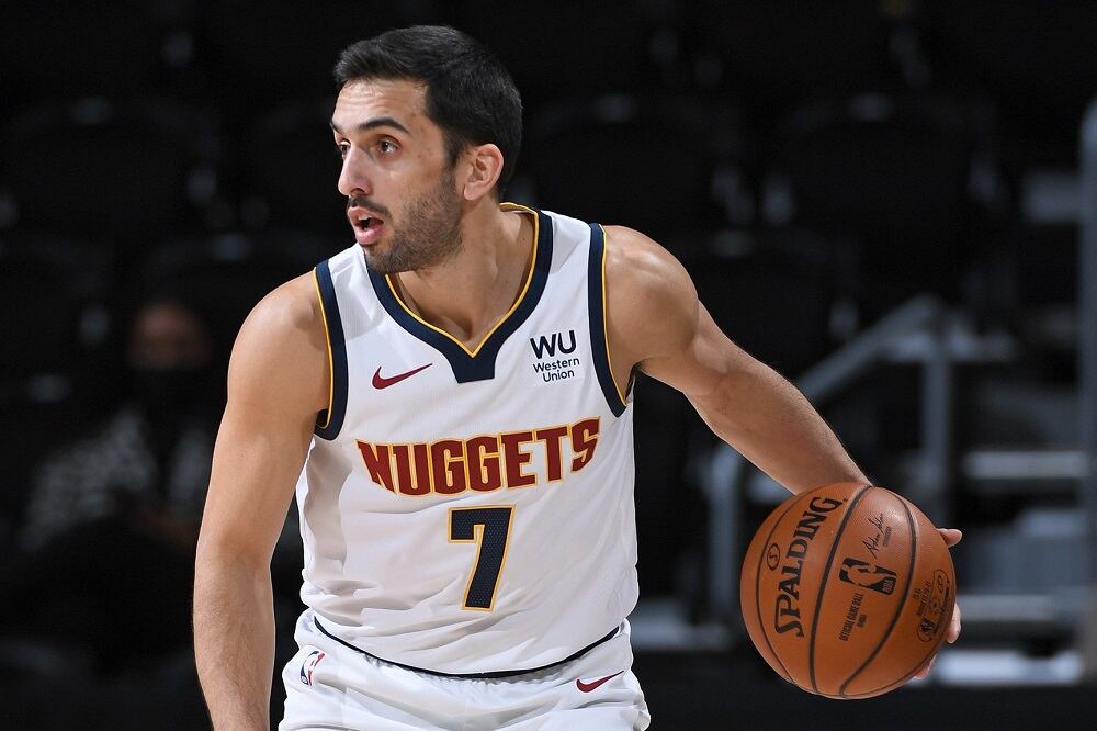 Campazzo volvió a lucirse en defensa, con tres robos.