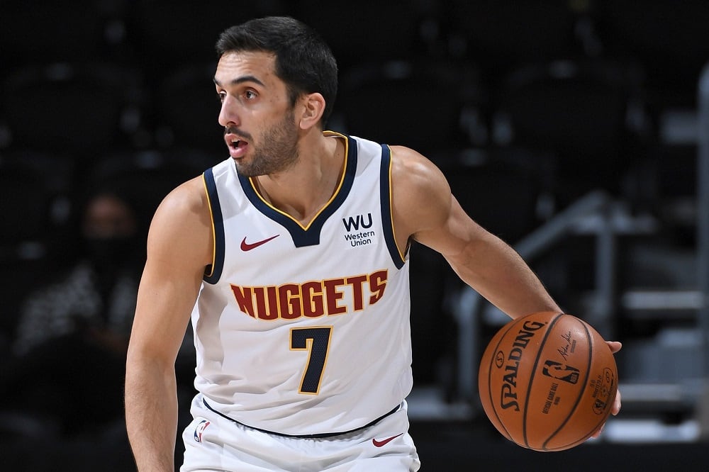 Campazzo volvió a lucirse en defensa, con tres robos.