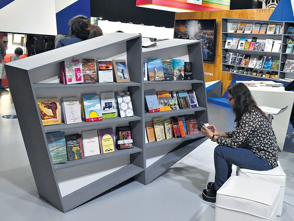 Durante el año pasado, la venta de libros cayó un 25 por ciento, disminuyeron las compras estatales y cerraron librerías.