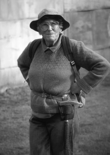 Joan utilizaba el apellido del marido porque a "las ancianas amas de casa" no se les publicaba sus artículos