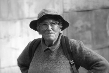 Joan utilizaba el apellido del marido porque a "las ancianas amas de casa" no se les publicaba sus artículos