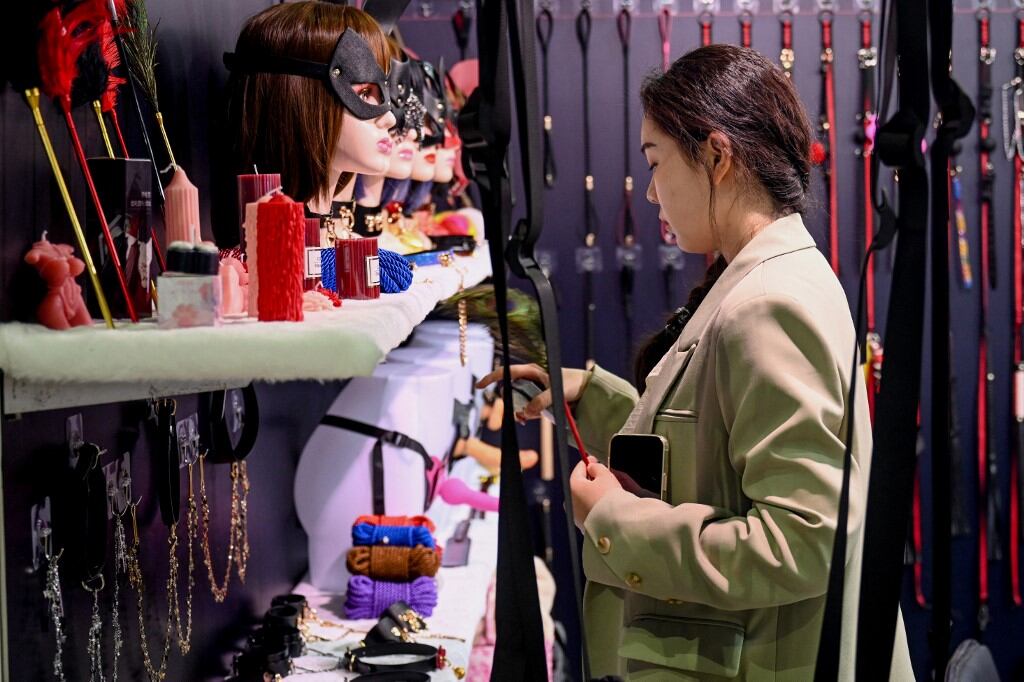 Una feria en Shanghái muestra lo último sobre juguetes sexuales