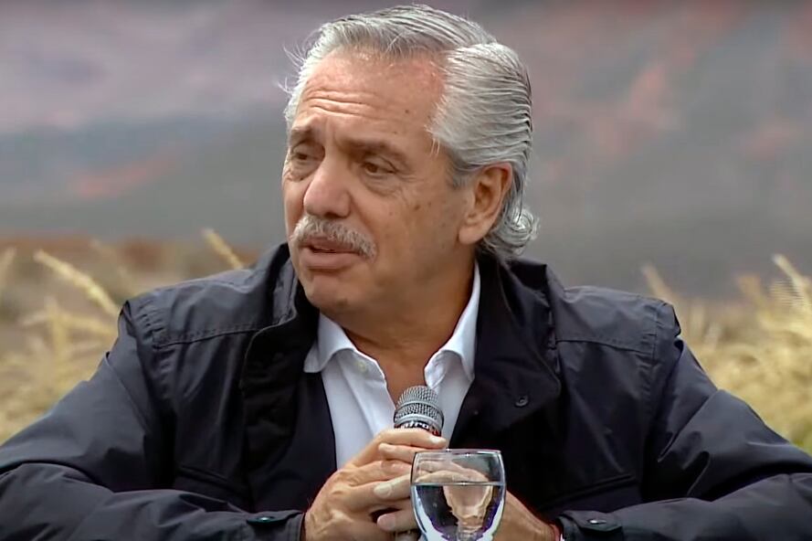 Alberto Fernández hizo mención a la amenaza que sufrió Messi en Rosario