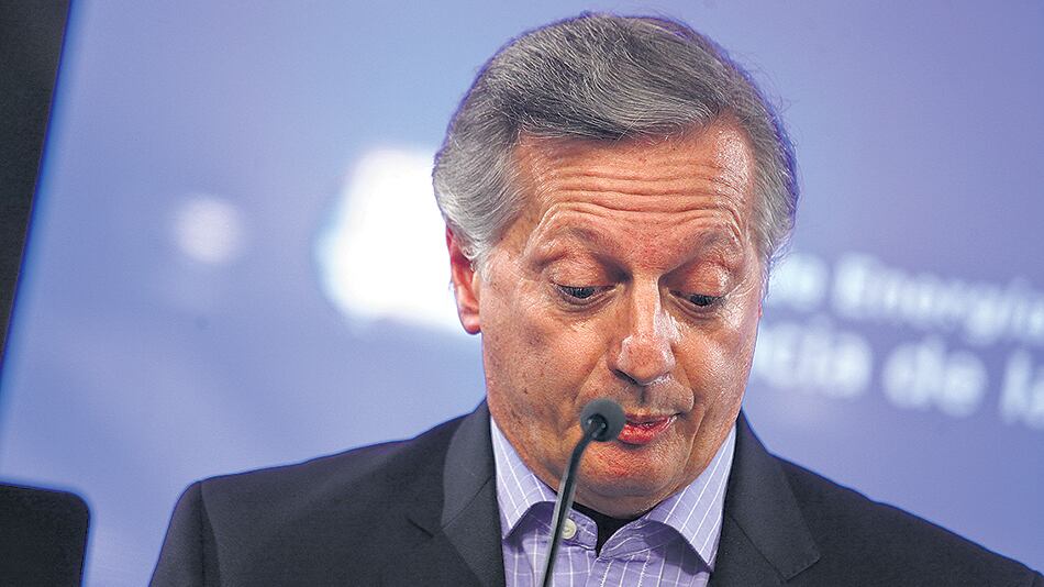Juan José Aranguren, ministro de Energía, dispuso aumentos semestrales de gas hasta 2019.