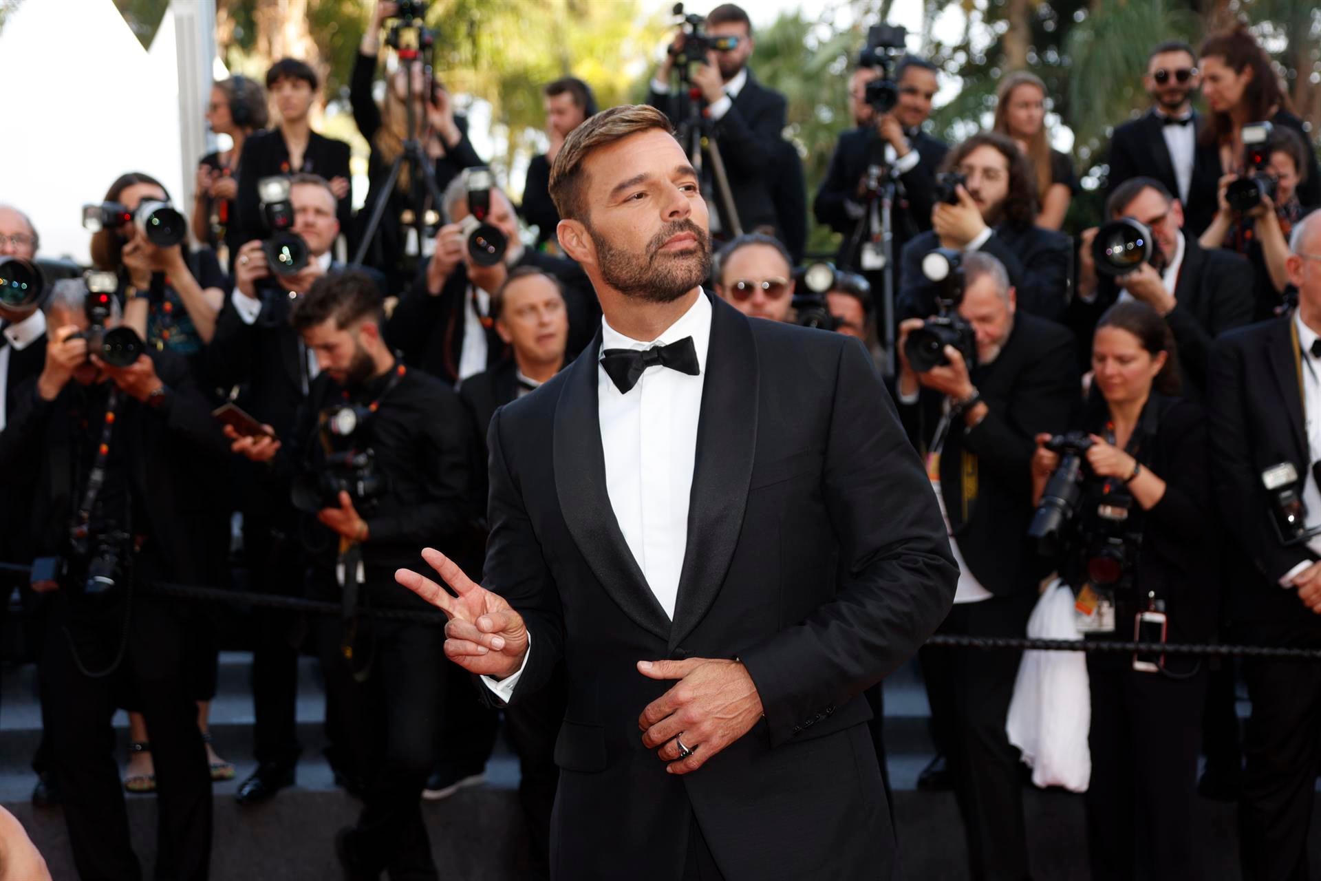 El cantante Ricky Martin había sido acusado de violación por su sobrino, pero terminó retirando la demanda. Y sigue una orden de restricción.