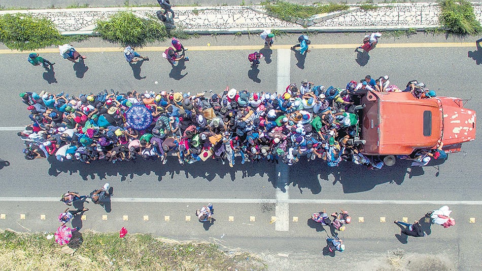 La caravana partió de Honduras y fue sumando migrantes: comprende unas 7233 personas.