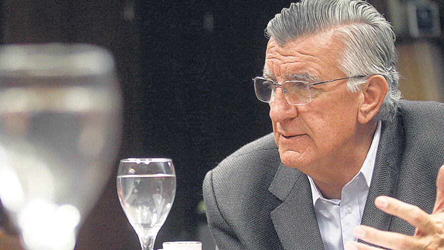 Gioja consideró necesario defender al pueblo del “seguro ajuste brutal” que aplicará Mauricio Macri.