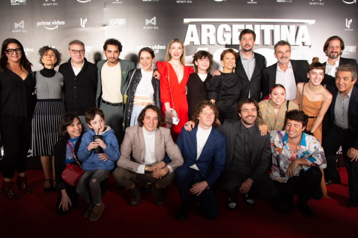 El elenco de Argentina, 1985 en la avant premiere. Este jueves llega a los cines de todo el país. Imagen: prensa Argentina, 1985