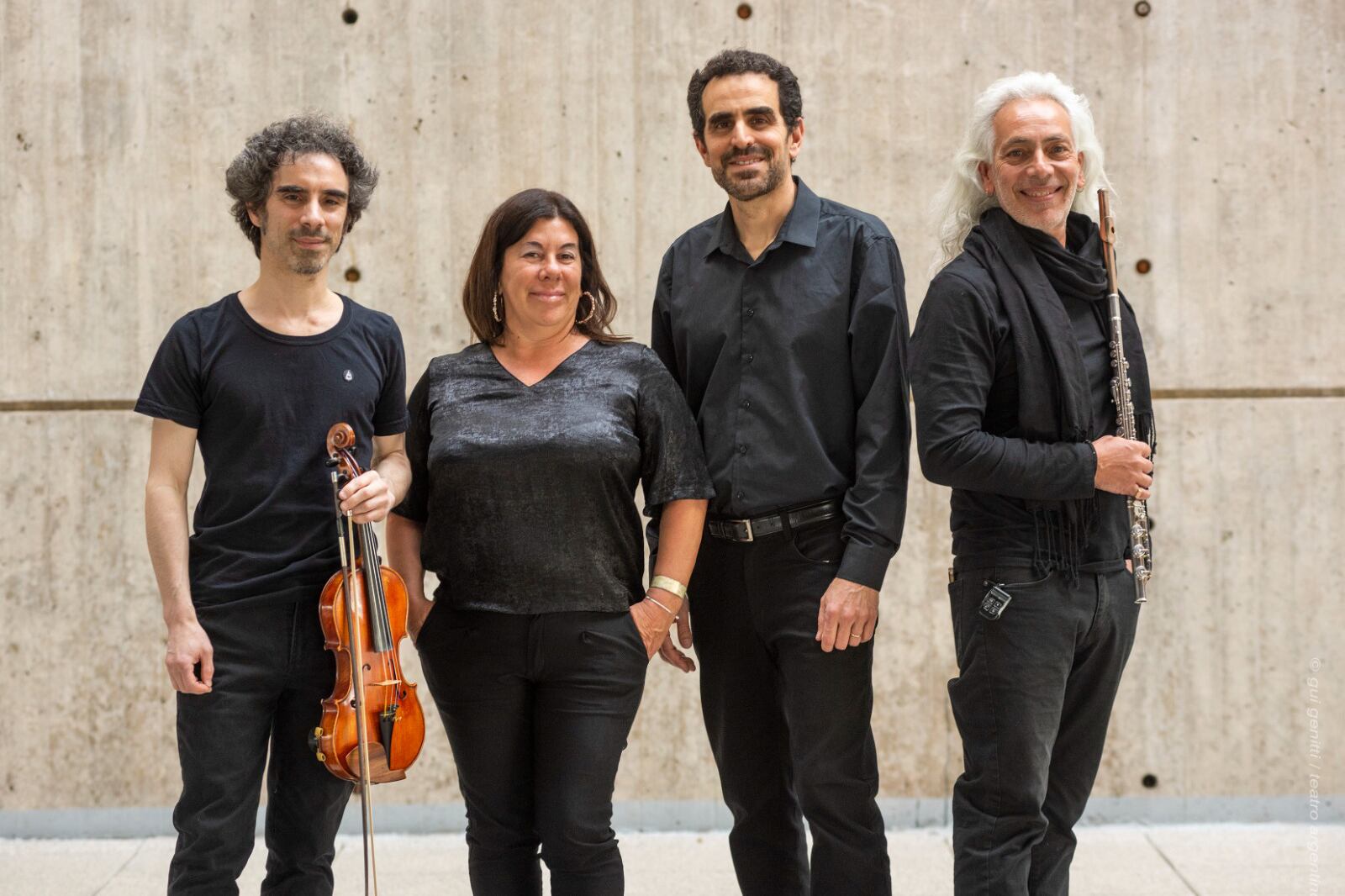 Acompañarán a la soprano Ibarrolaza los músicos Andrés Peláez, Marcelo Mancuso y Esteban Rossi.