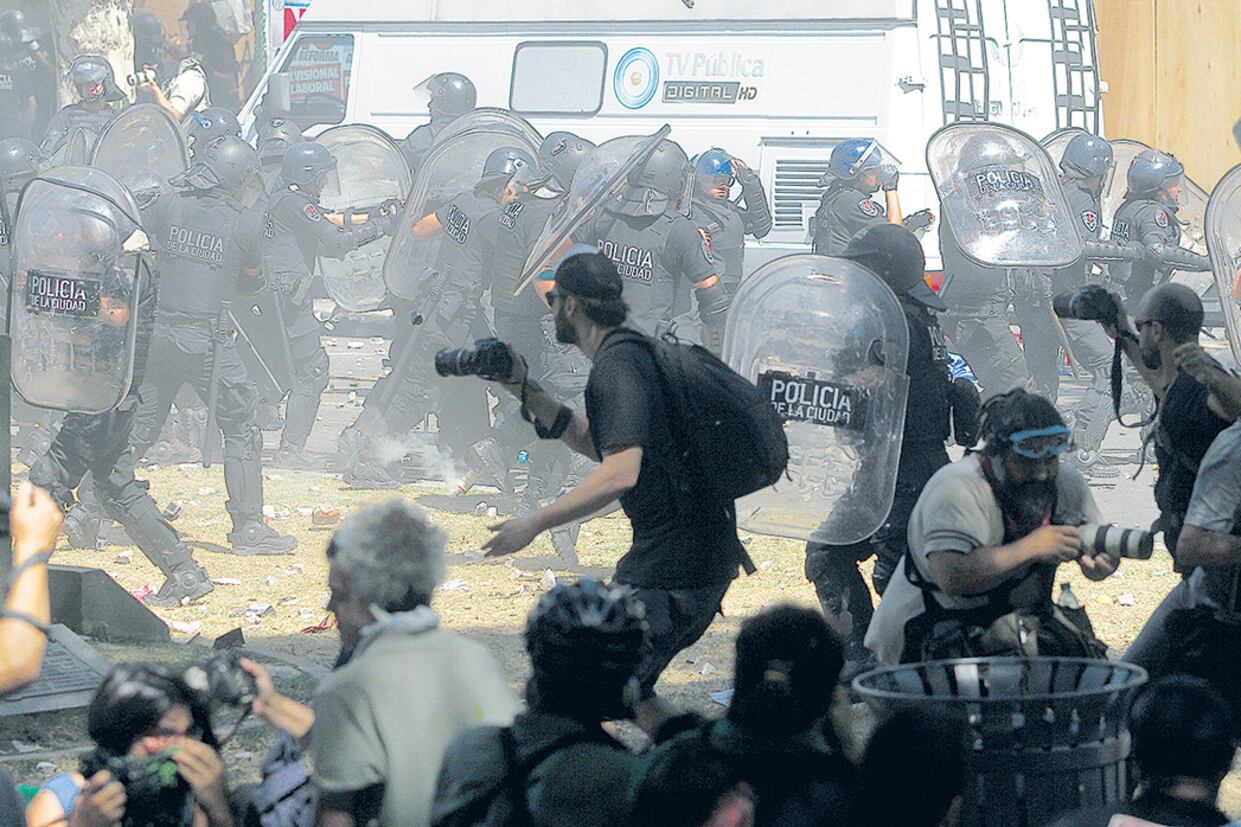 Sólo el último lunes se registraron al menos 36 trabajadores de prensa heridos.