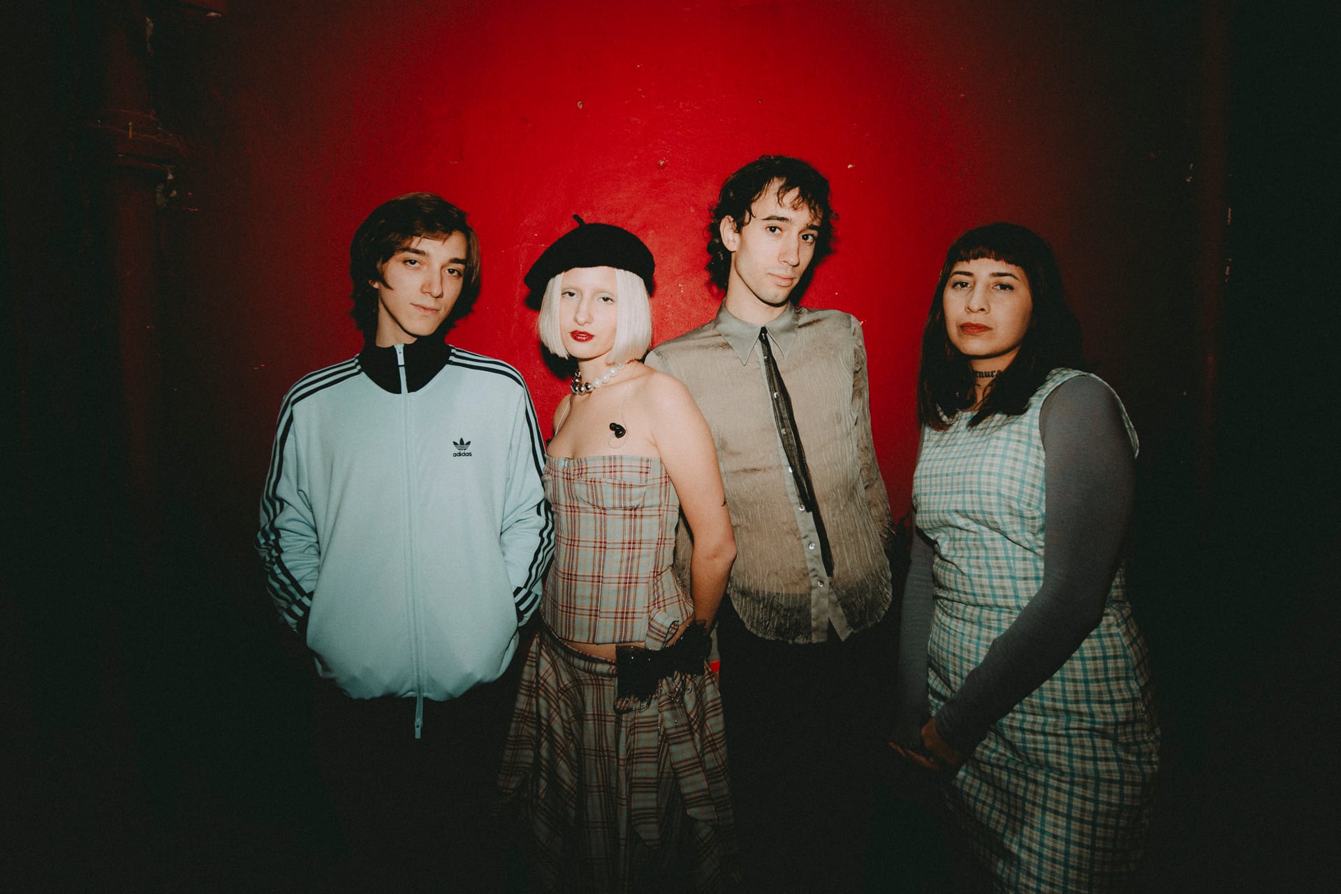 "Nos encanta el pop y el concepto de hacer algo que lo pueda escuchar un montón de gente diferente", plantea el cuarteto